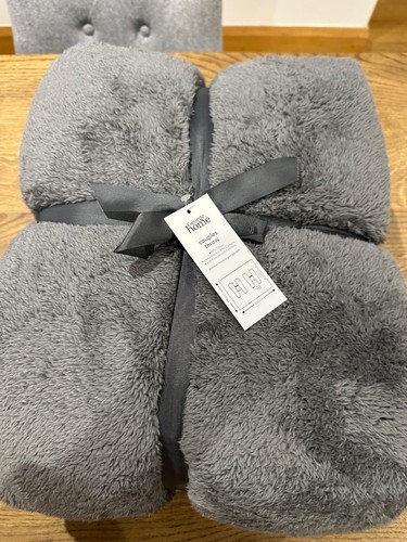 New couples snuggle wearable - new,